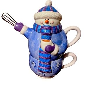 Ceramic Snowman Drinking Hot Chocolate. 3 pieces including Cocoa mug and Whisk